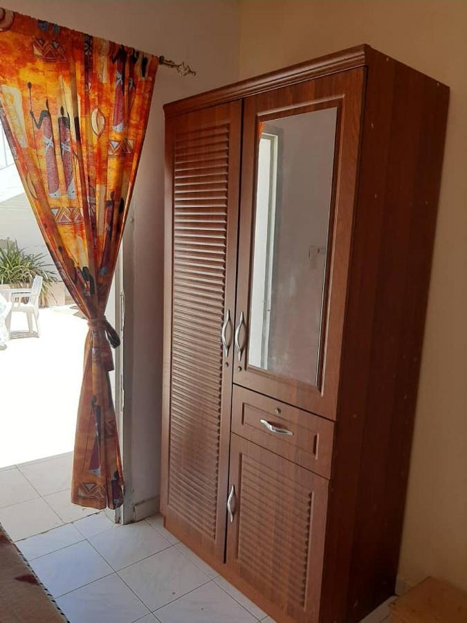 Chez Max Et Khady Apartment ดาการ์ ภายนอก รูปภาพ