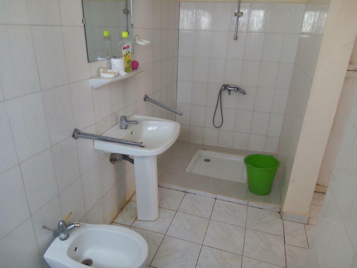 Chez Max Et Khady Apartment ดาการ์ ภายนอก รูปภาพ