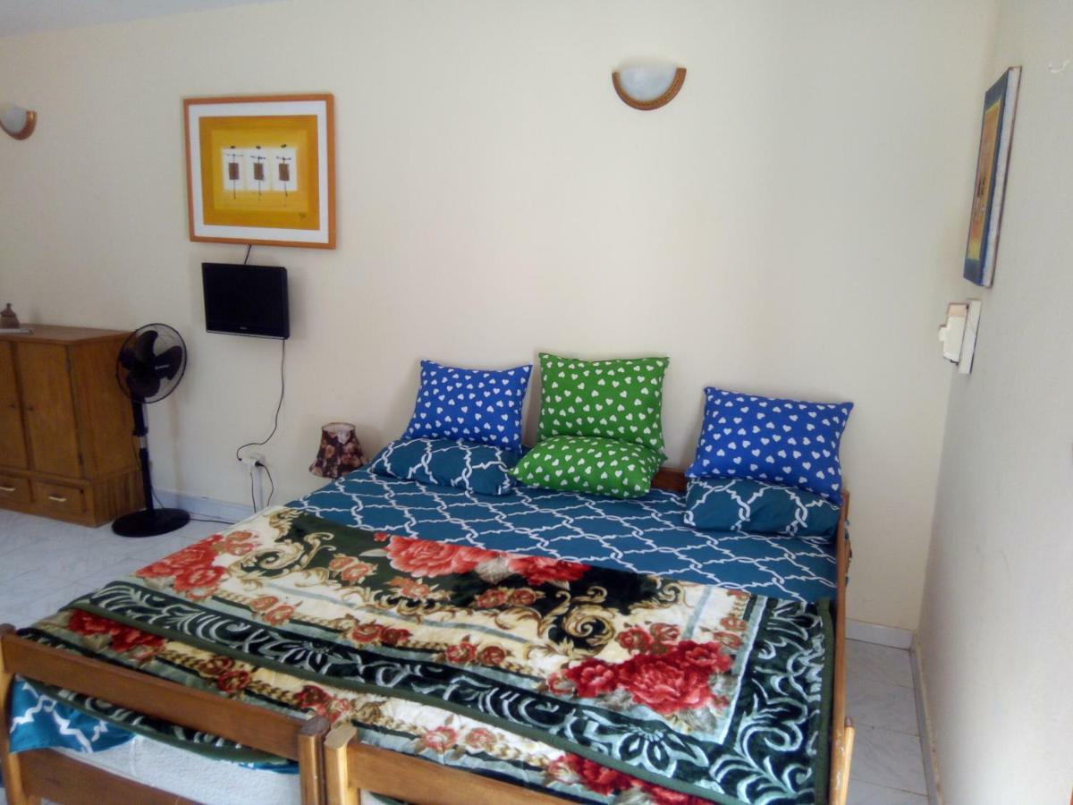 Chez Max Et Khady Apartment ดาการ์ ภายนอก รูปภาพ