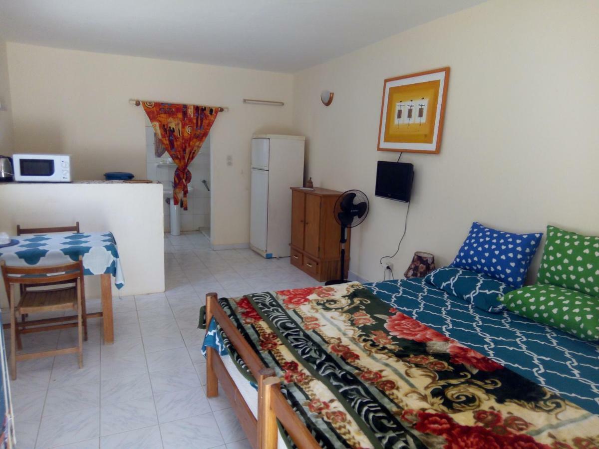 Chez Max Et Khady Apartment ดาการ์ ภายนอก รูปภาพ