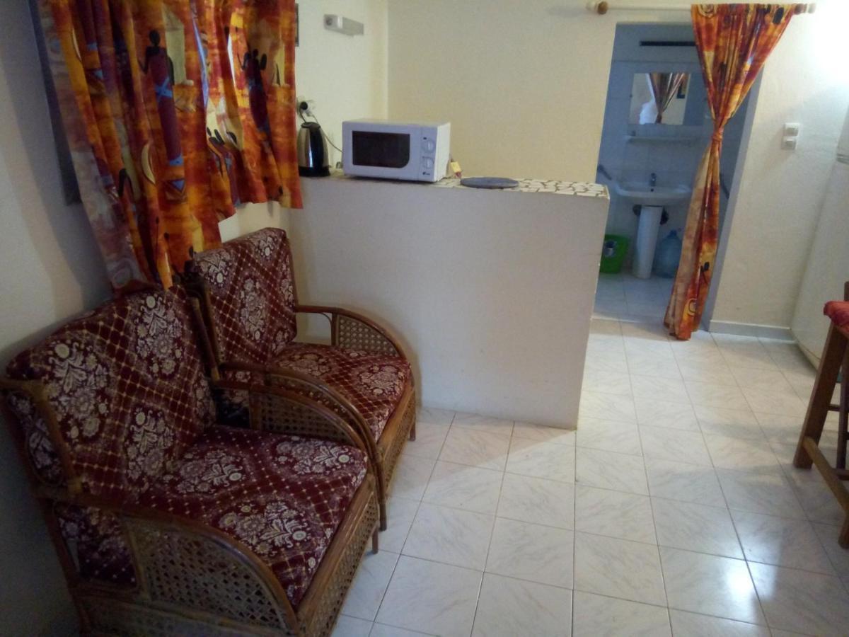 Chez Max Et Khady Apartment ดาการ์ ภายนอก รูปภาพ