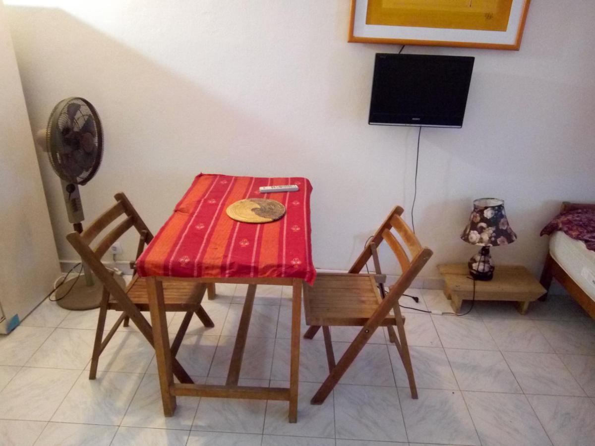 Chez Max Et Khady Apartment ดาการ์ ภายนอก รูปภาพ
